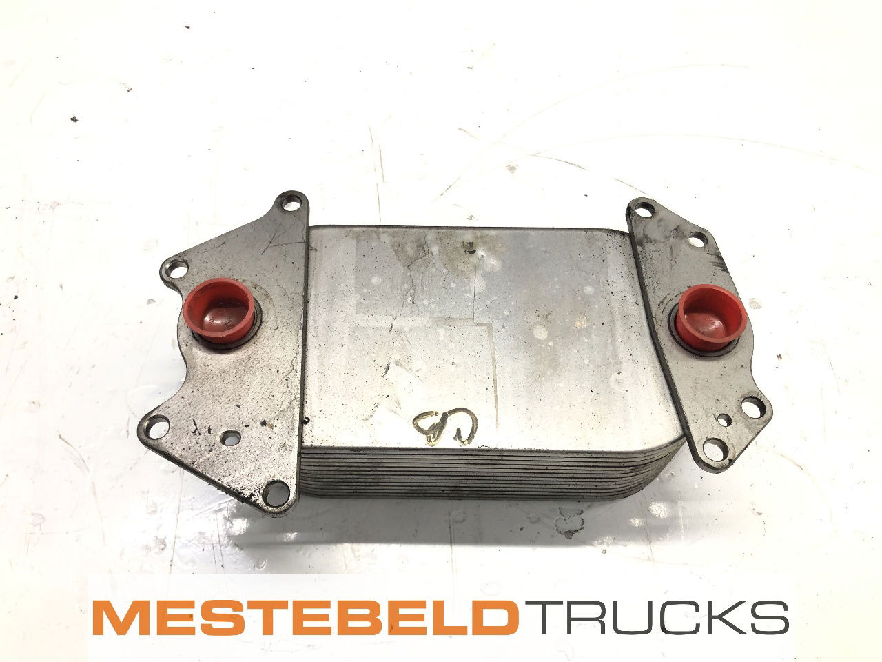 Mercedes-Benz Oliekoeler - Motor - Teherautó: 1 kép. Mercedes-Benz Oliekoeler - Motor - Teherautó: 1 kép.