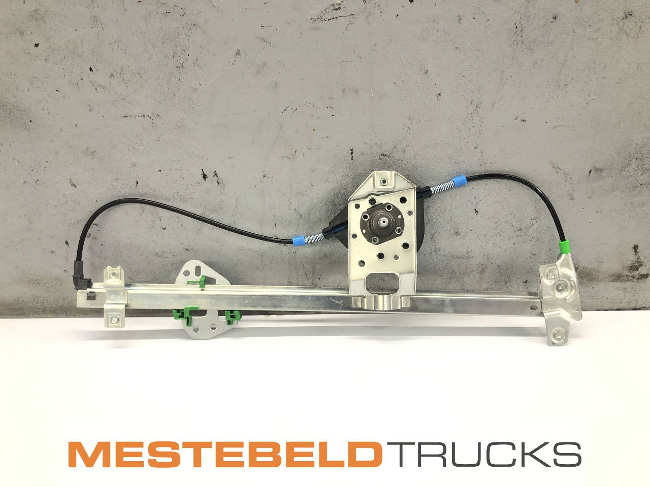 Mercedes-Benz Ruitenmechanisme rechts - Fülke és belső tér - Teherautó: 1 kép. Mercedes-Benz Ruitenmechanisme rechts - Fülke és belső tér - Teherautó: 1 kép.