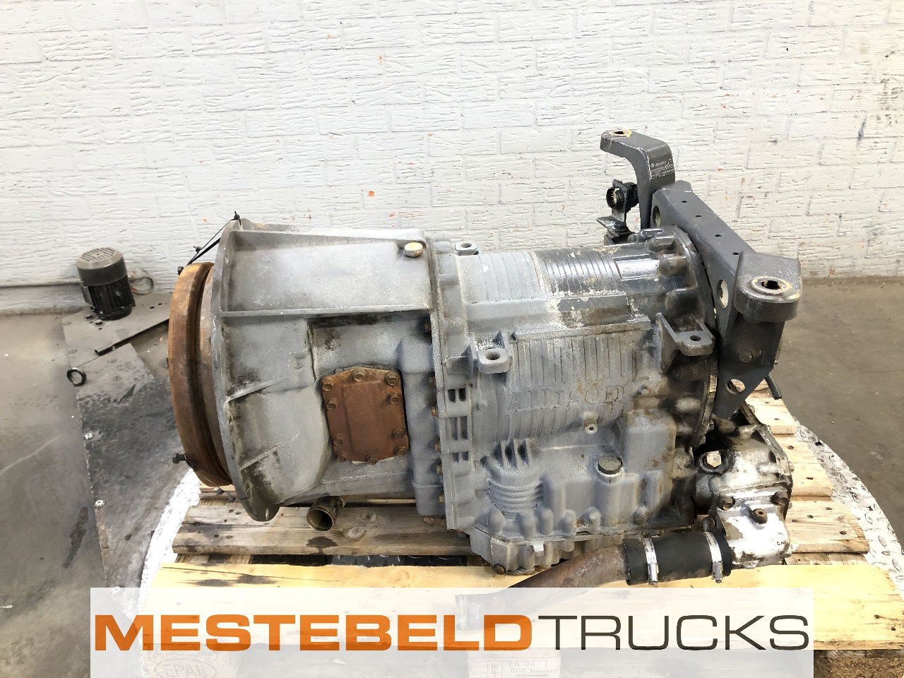 Mercedes-Benz Versnellingsbak P 3000 - Sebességváltó és alkatrészek - Teherautó: 1 kép. Mercedes-Benz Versnellingsbak P 3000 - Sebességváltó és alkatrészek - Teherautó: 1 kép.
