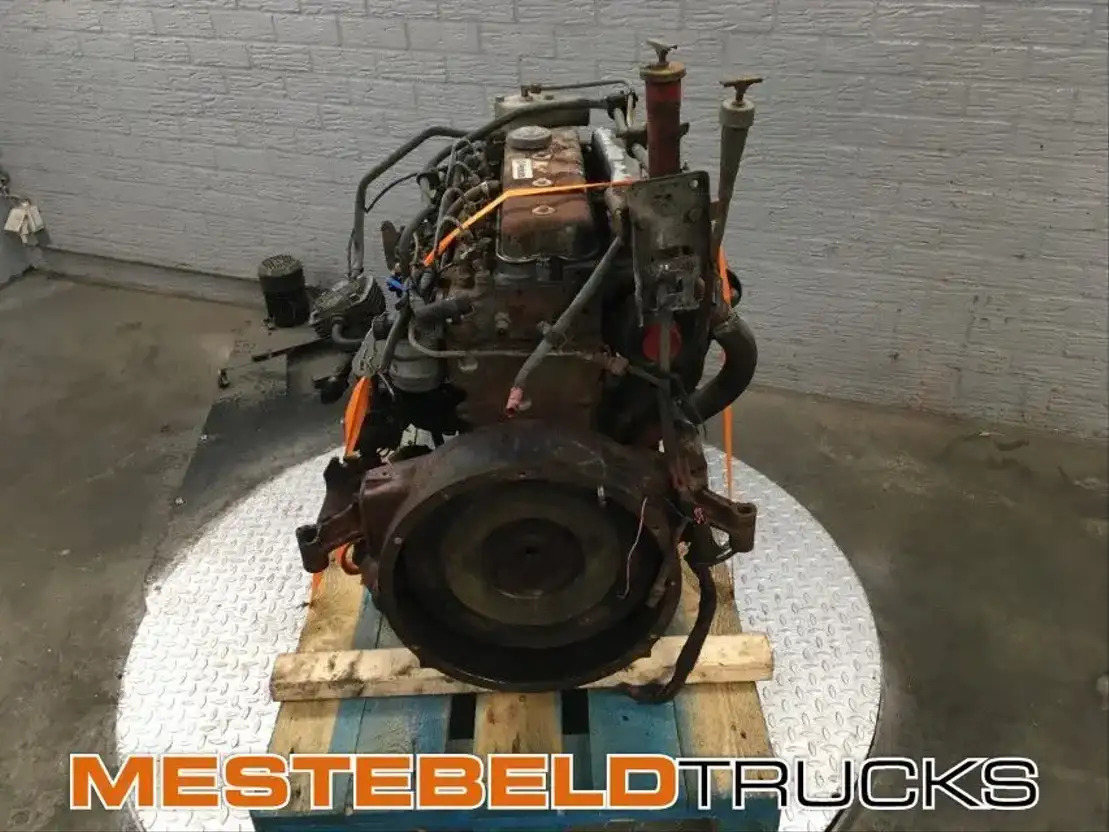 Perkins Motor 4 cilinder - Motor - Teherautó: 3 kép. Perkins Motor 4 cilinder - Motor - Teherautó: 3 kép.