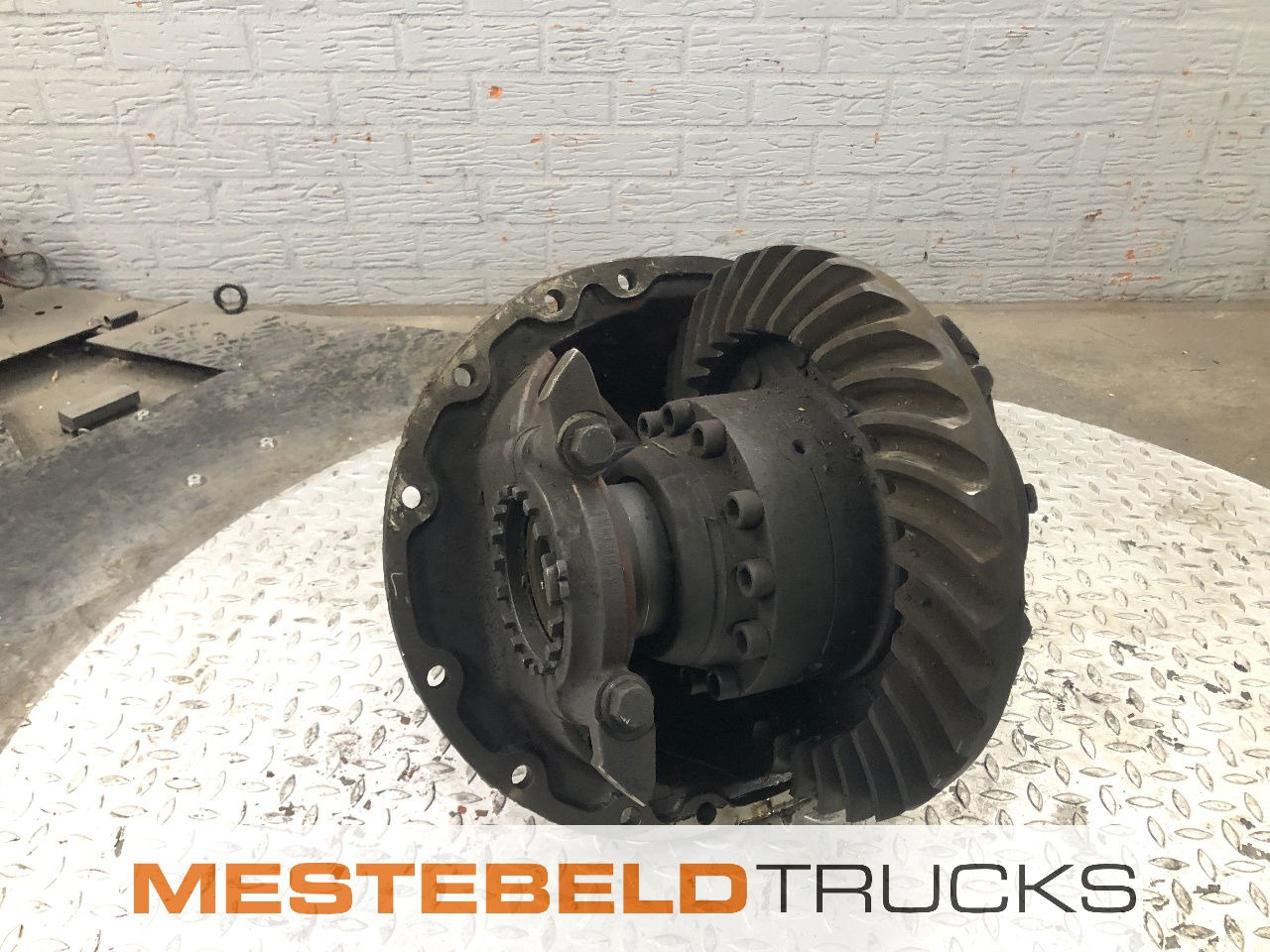 Scania Differentieel R641-3.87 - Hátsó tengely - Teherautó: 1 kép. Scania Differentieel R641-3.87 - Hátsó tengely - Teherautó: 1 kép.