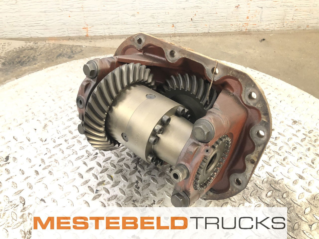 Scania Differentieel RP730 - 3,95 - Hátsó tengely - Teherautó: 2 kép. Scania Differentieel RP730 - 3,95 - Hátsó tengely - Teherautó: 2 kép.