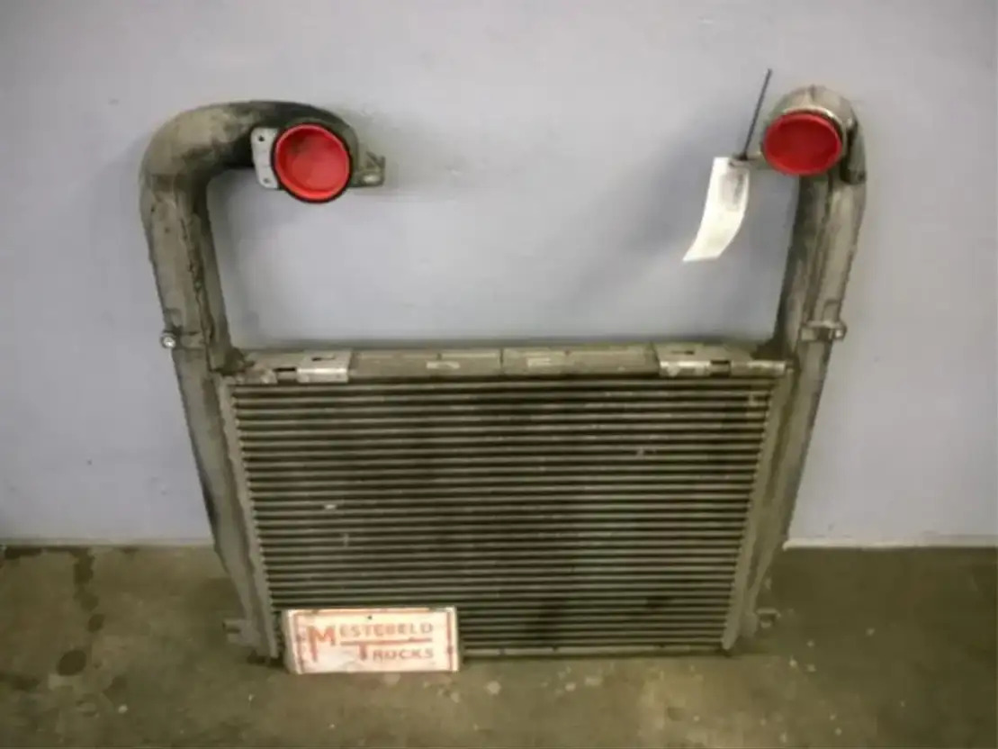 Scania Intercooler - Köztes hűtő - Teherautó: 1 kép. Scania Intercooler - Köztes hűtő - Teherautó: 1 kép.