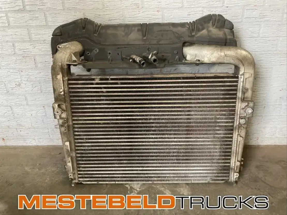 Scania Intercooler P230 - Köztes hűtő - Teherautó: 1 kép. Scania Intercooler P230 - Köztes hűtő - Teherautó: 1 kép.