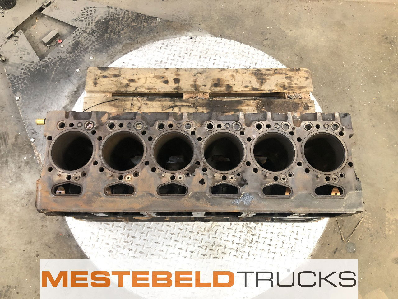 Scania Motorblok DC 13 141 - Motor és alkatrészek - Teherautó: 3 kép. Scania Motorblok DC 13 141 - Motor és alkatrészek - Teherautó: 3 kép.