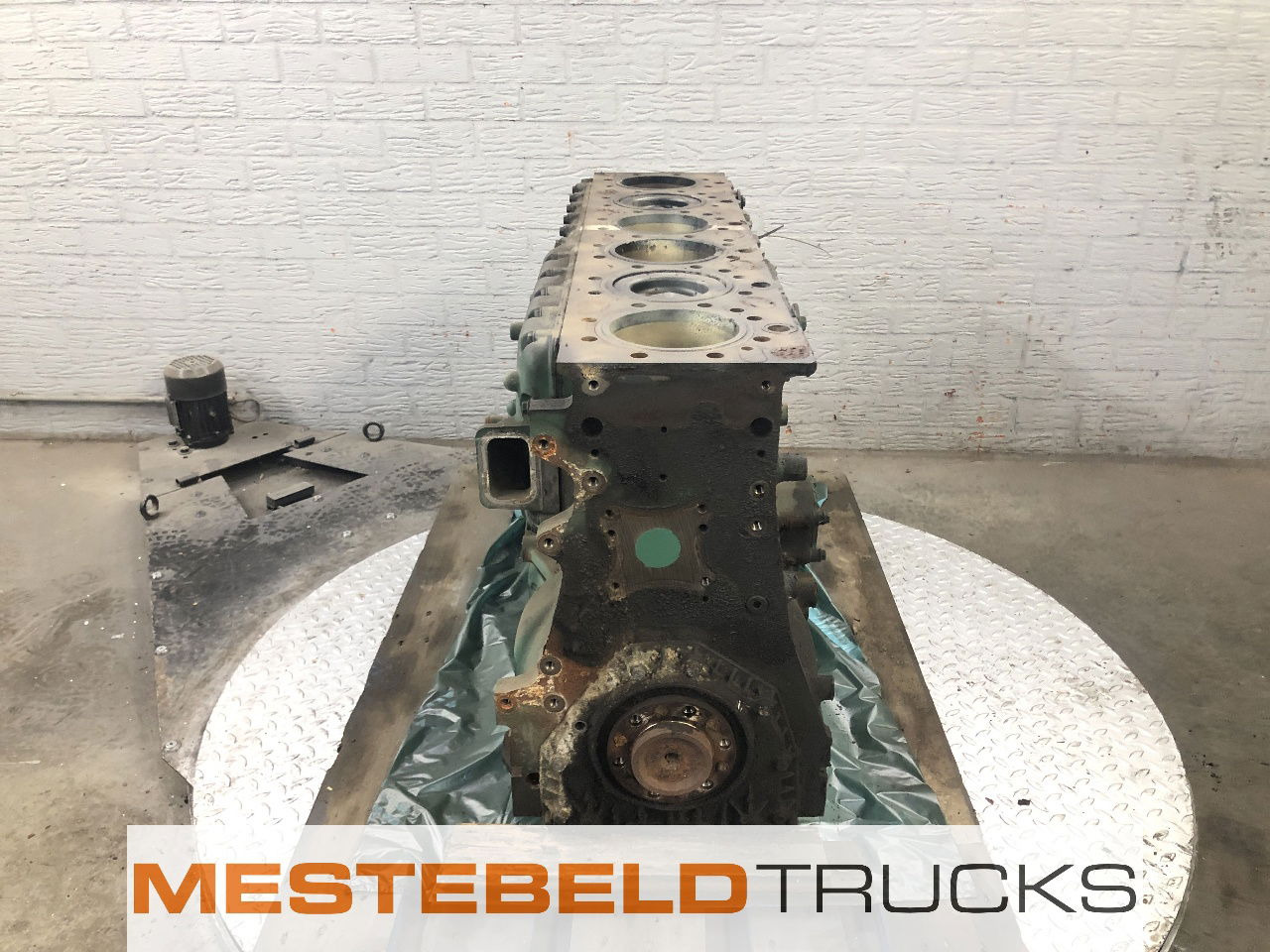 Volvo Draaiend gedeelte FH - Motor - Teherautó: 4 kép. Volvo Draaiend gedeelte FH - Motor - Teherautó: 4 kép.