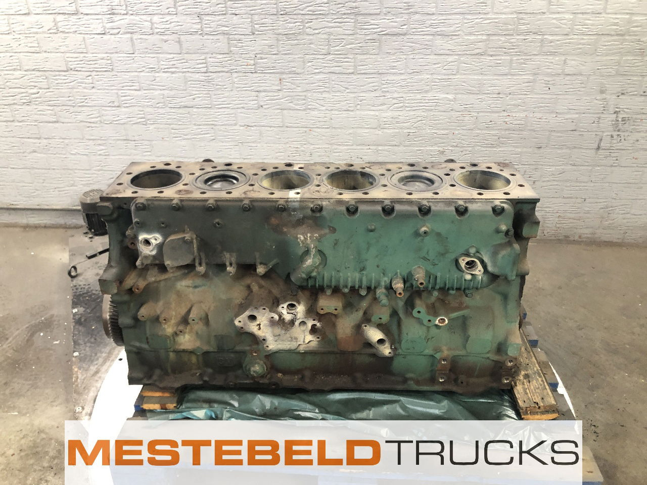 Volvo Draaiend gedeelte FH - Motor - Teherautó: 1 kép. Volvo Draaiend gedeelte FH - Motor - Teherautó: 1 kép.