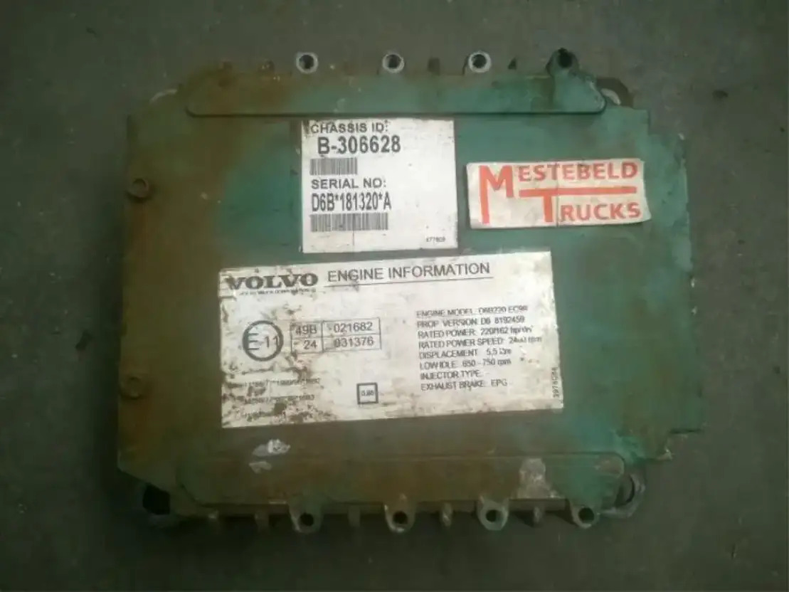 Volvo ECU Unit D6B - Elektromos rendszer - Teherautó: 1 kép. Volvo ECU Unit D6B - Elektromos rendszer - Teherautó: 1 kép.