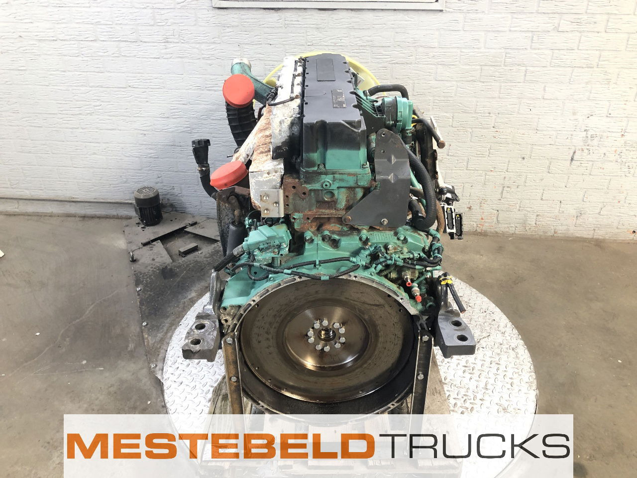 Volvo Motor D7E 320 EC 06B - Motor és alkatrészek - Teherautó: 4 kép. Volvo Motor D7E 320 EC 06B - Motor és alkatrészek - Teherautó: 4 kép.