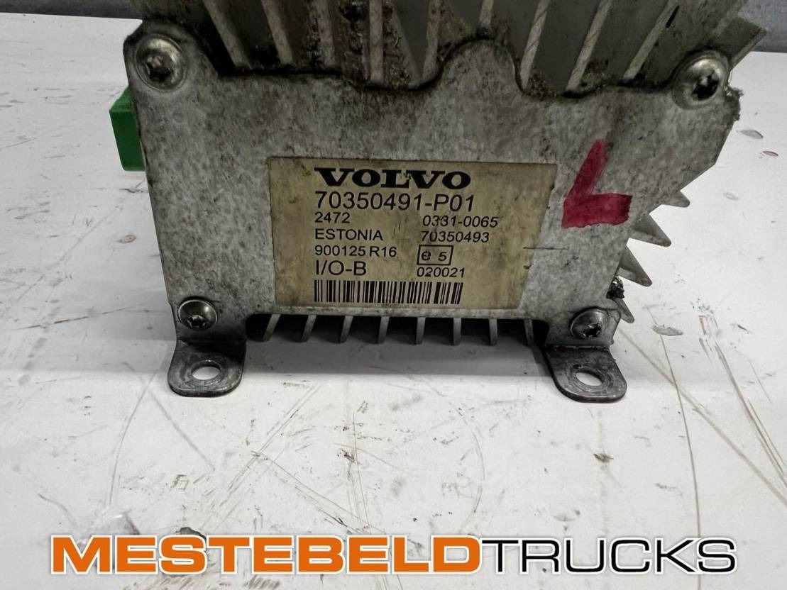 Volvo Regeleenheid - Elektromos rendszer - Teherautó: 2 kép. Volvo Regeleenheid - Elektromos rendszer - Teherautó: 2 kép.