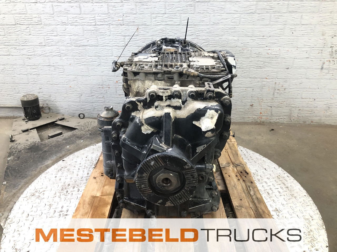 Volvo Versnellingbak AT 2412 C - Sebességváltó és alkatrészek - Teherautó: 2 kép. Volvo Versnellingbak AT 2412 C - Sebességváltó és alkatrészek - Teherautó: 2 kép.