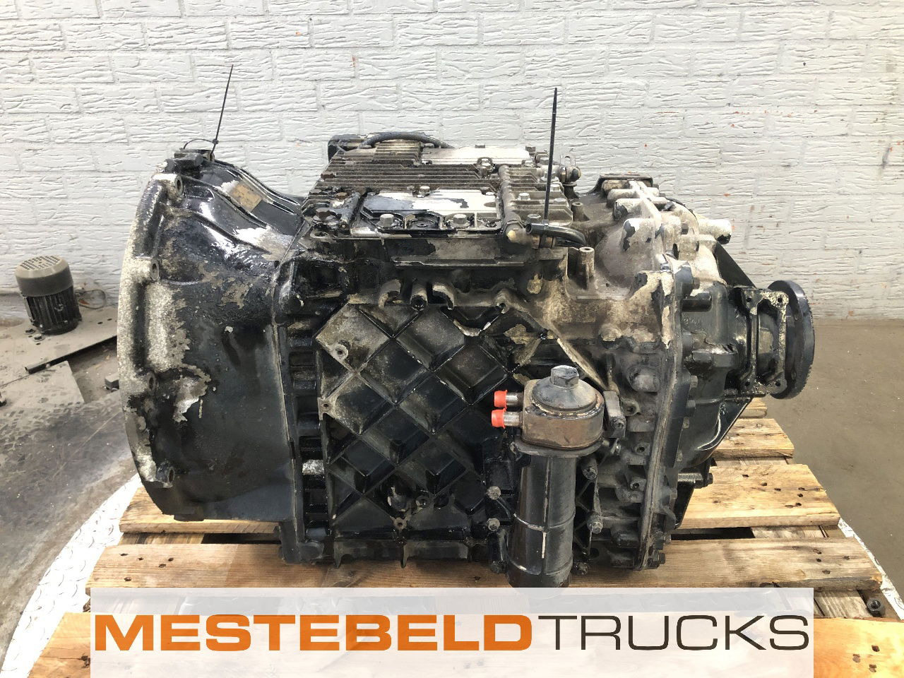 Volvo Versnellingbak AT 2412 C - Sebességváltó és alkatrészek - Teherautó: 1 kép. Volvo Versnellingbak AT 2412 C - Sebességváltó és alkatrészek - Teherautó: 1 kép.