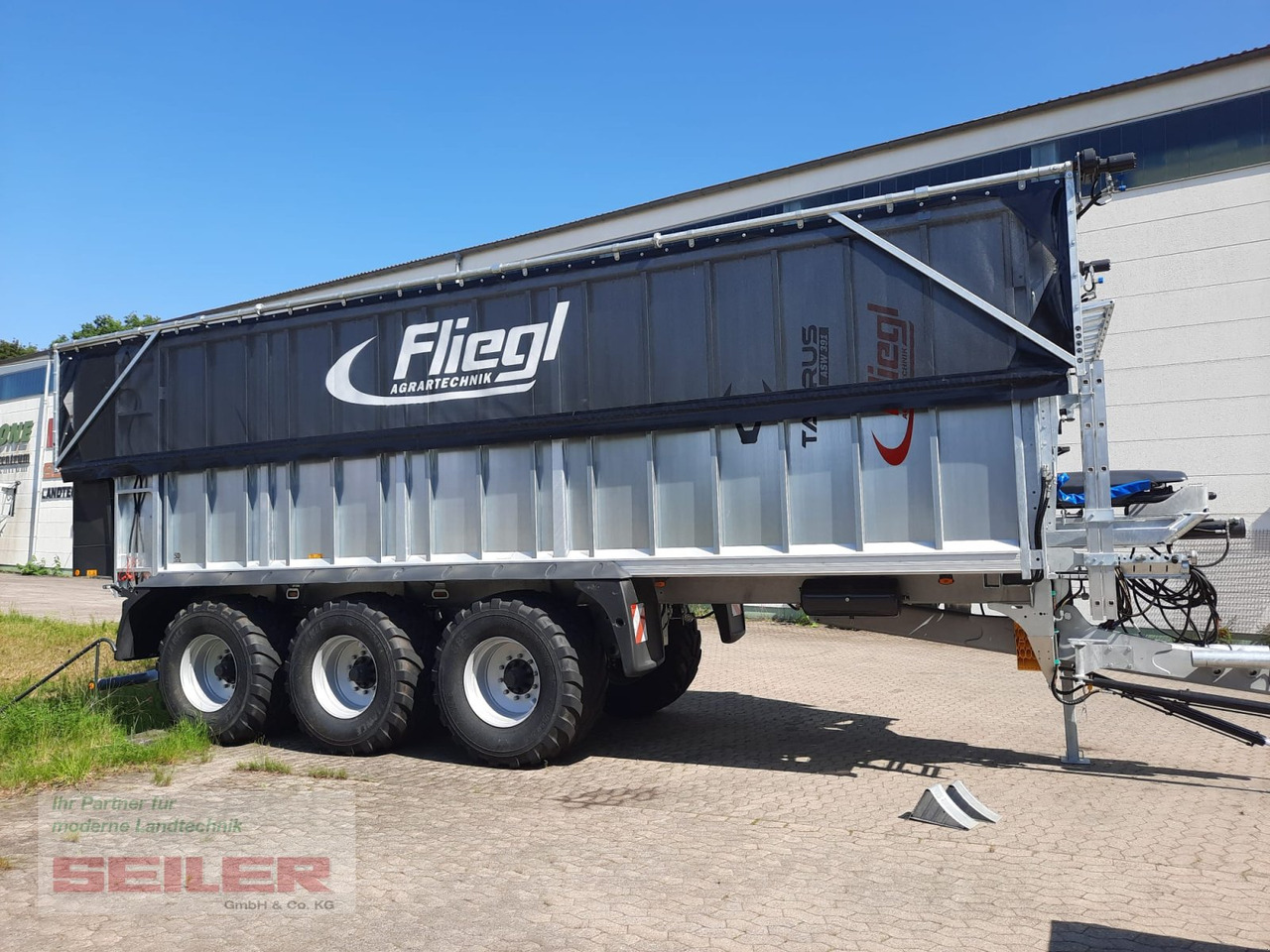 Fliegl ASW 391 TAURUS FOX 50m³ ZWL + Top Lift Light - Rendfelszedő: 1 kép. Fliegl ASW 391 TAURUS FOX 50m³ ZWL + Top Lift Light - Rendfelszedő: 1 kép.