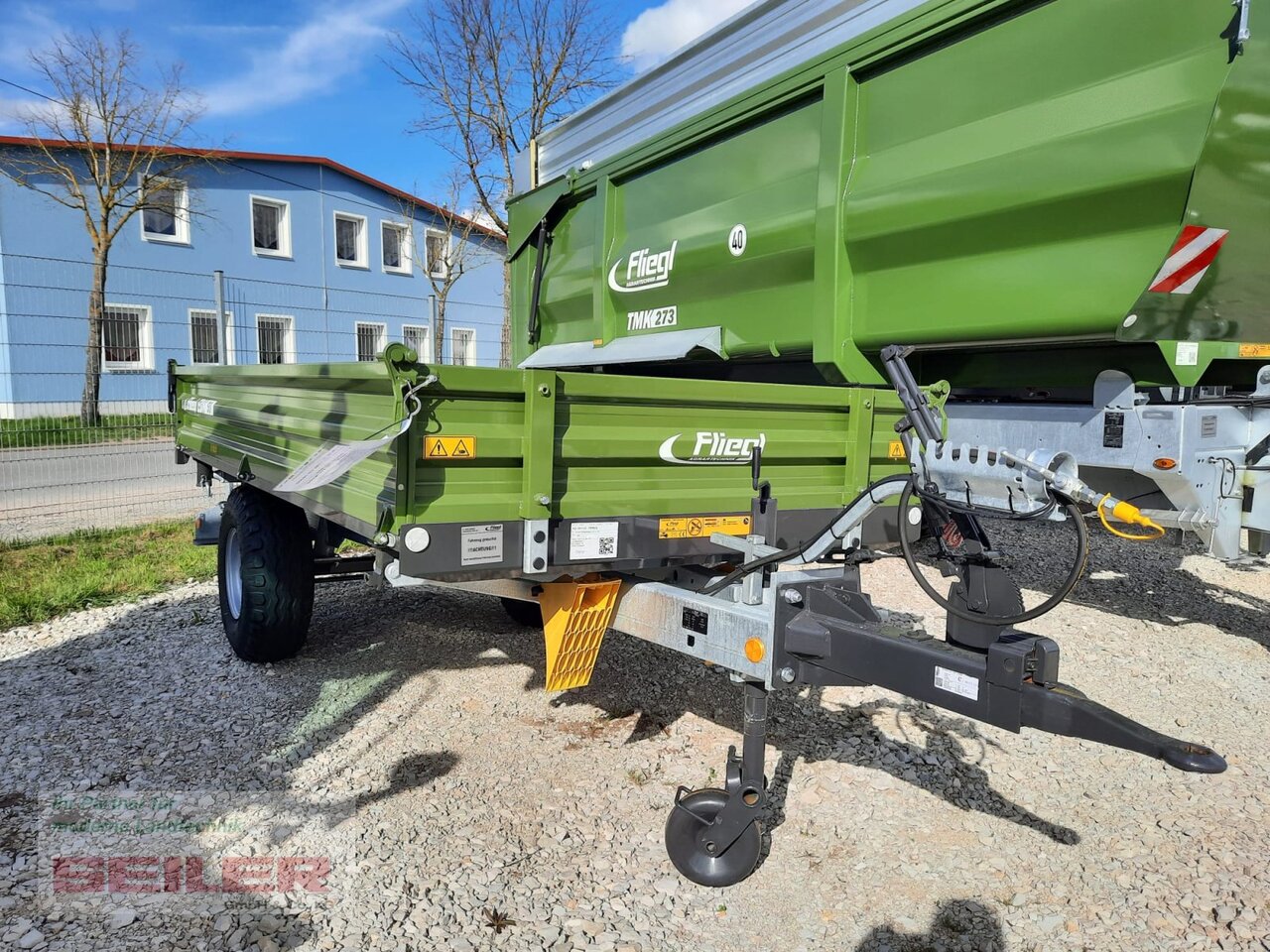Fliegl EDK 50 FOX - Mezőgazdasági billenőpótkocsi: 1 kép. Fliegl EDK 50 FOX - Mezőgazdasági billenőpótkocsi: 1 kép.