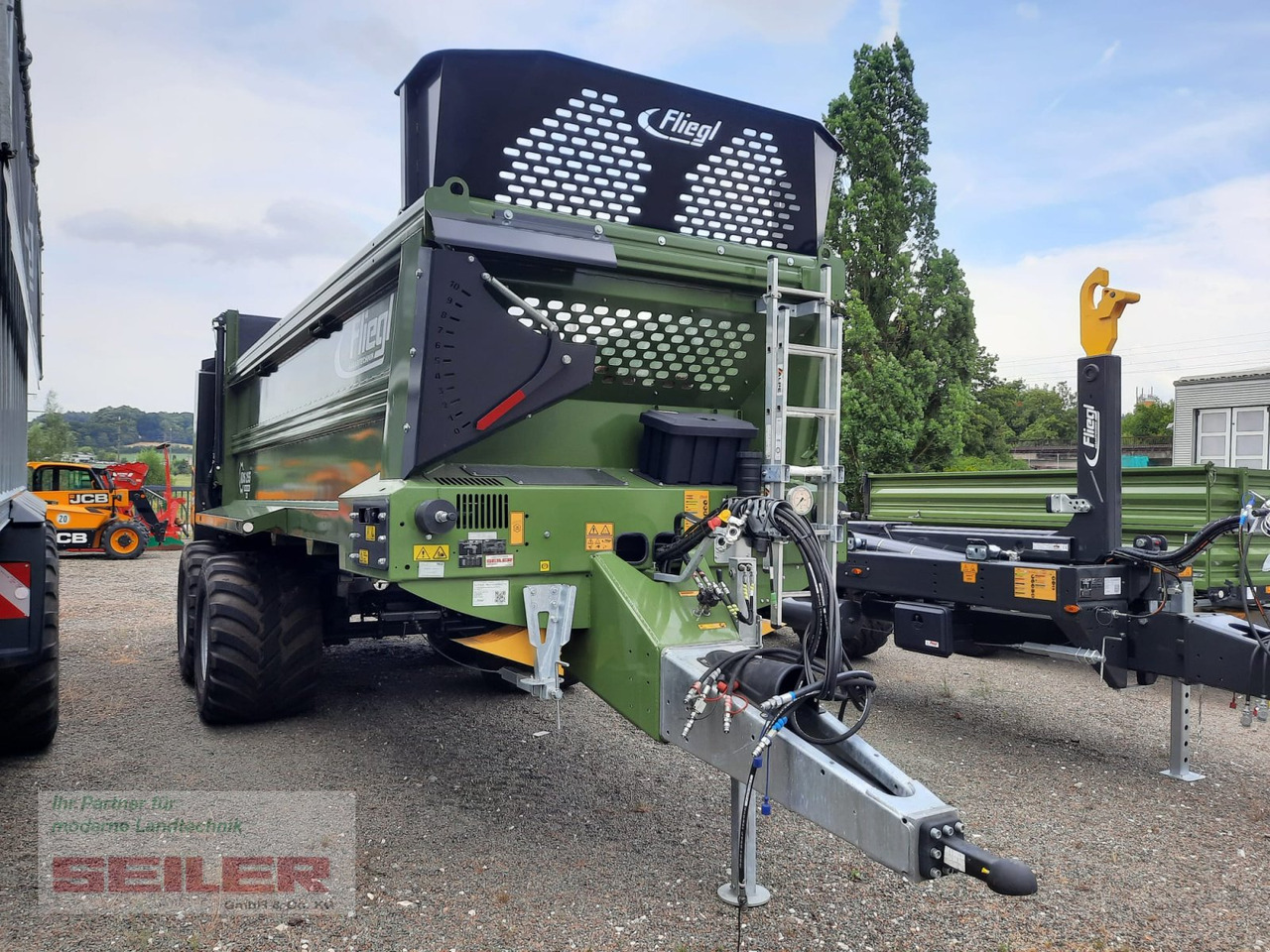 Fliegl KDS 255 Muck Control 14m³ - Szervestrágyaszóró: 2 kép. Fliegl KDS 255 Muck Control 14m³ - Szervestrágyaszóró: 2 kép.