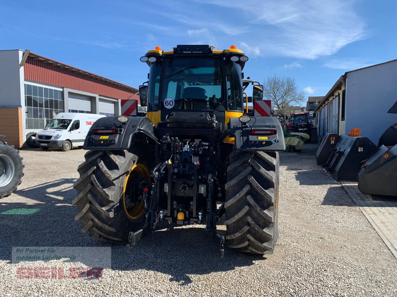 JCB Fastrac 4220 ICON + Frontlader Q7S - Traktor: 5 kép. JCB Fastrac 4220 ICON + Frontlader Q7S - Traktor: 5 kép.