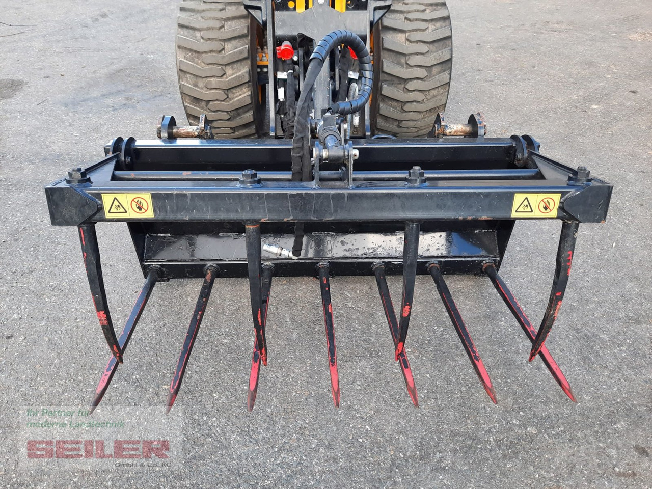 JCB Krokodilgebiss 1400 mm - Silózó berendezések: 4 kép. JCB Krokodilgebiss 1400 mm - Silózó berendezések: 4 kép.