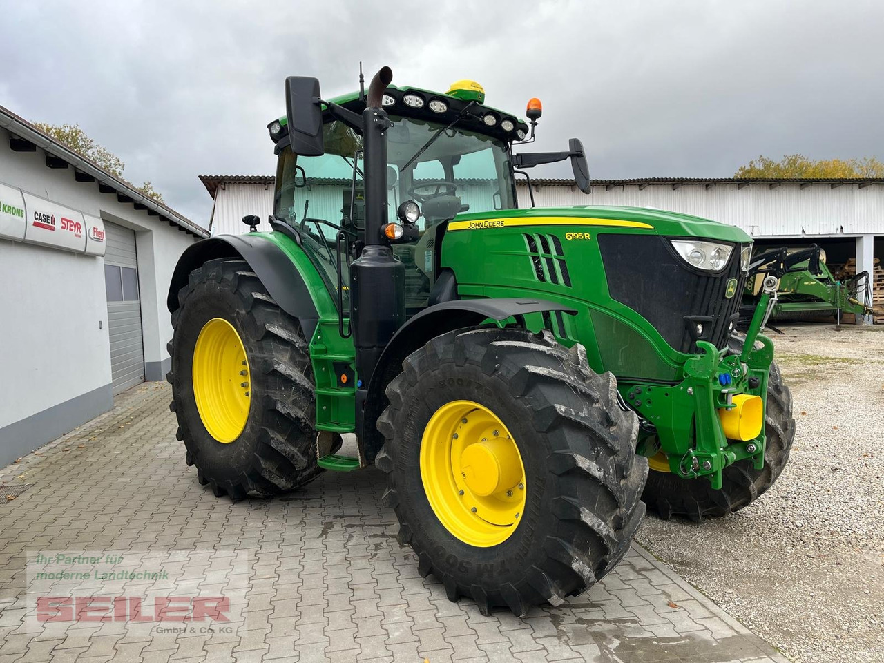 John Deere 6195R ULTIMATE AutoTrac Lenksystem komplett - Traktor: 2 kép. John Deere 6195R ULTIMATE AutoTrac Lenksystem komplett - Traktor: 2 kép.