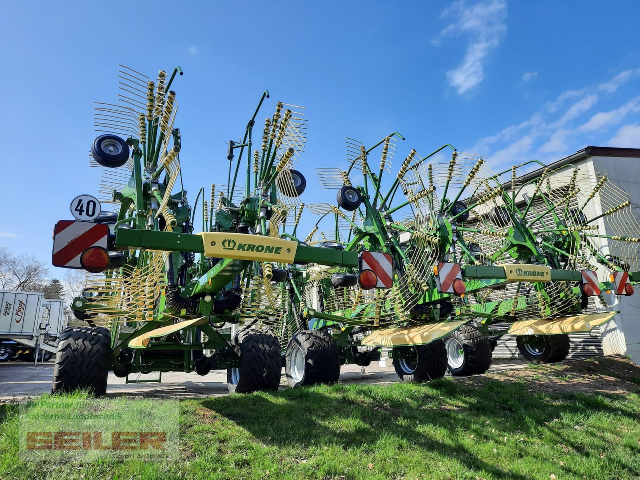 Krone Swadro TC 1250 - Szénaforgató: 5 kép. Krone Swadro TC 1250 - Szénaforgató: 5 kép.