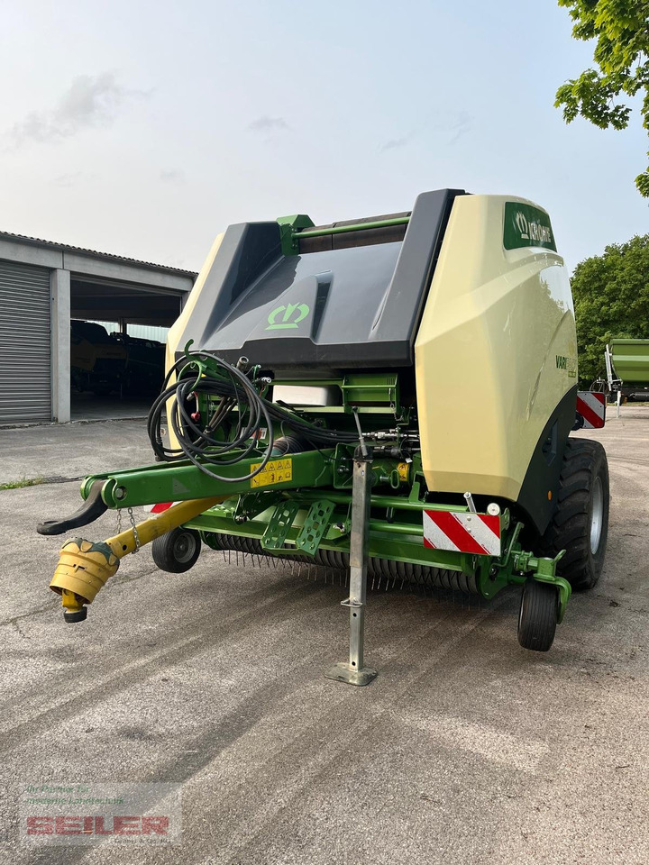 Krone VariPack V 165 XC Plus - Bálázó: 2 kép. Krone VariPack V 165 XC Plus - Bálázó: 2 kép.
