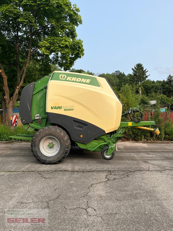Krone VariPack V 165 XC Plus - Bálázó: 4 kép. Krone VariPack V 165 XC Plus - Bálázó: 4 kép.