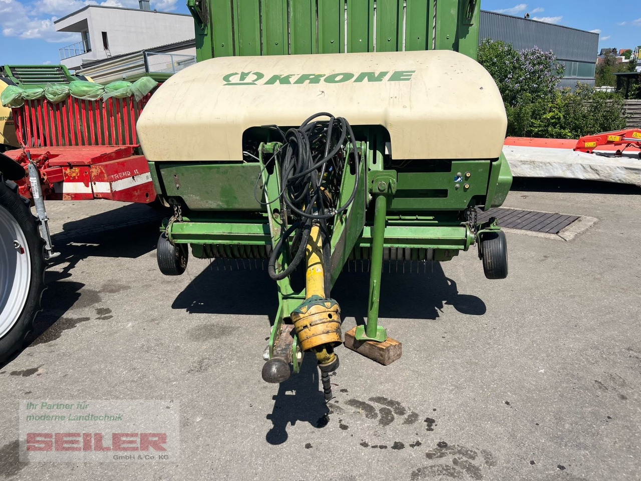 Krone ZX 450 GL + Klappdach-Laderaumabdeckung 45m³ - Rendfelszedő: 3 kép. Krone ZX 450 GL + Klappdach-Laderaumabdeckung 45m³ - Rendfelszedő: 3 kép.