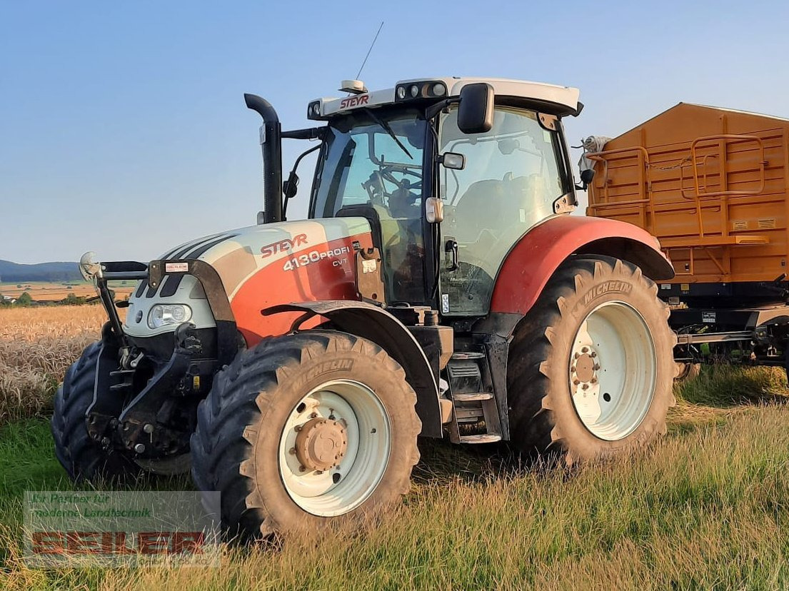 Steyr Profi 4130 CVT + Frontlader Q56 - Traktor: 3 kép. Steyr Profi 4130 CVT + Frontlader Q56 - Traktor: 3 kép.