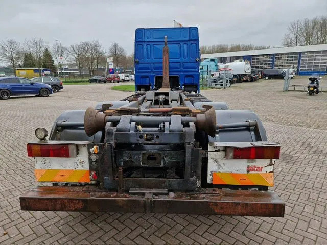 DAF XF 95.430 Euro 4 6x2 Manual-Gear - Alvaz teherautó: 4 kép. DAF XF 95.430 Euro 4 6x2 Manual-Gear - Alvaz teherautó: 4 kép.