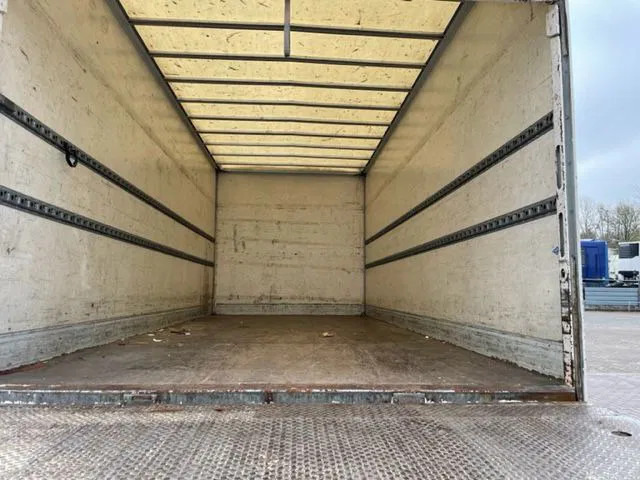 Iveco Eurocargo 75E15 6 Cilinder Engine 4x2 Full Springs Euro 2 engine - Dobozos felépítményű teherautó: 4 kép. Iveco Eurocargo 75E15 6 Cilinder Engine 4x2 Full Springs Euro 2 engine - Dobozos felépítményű teherautó: 4 kép.