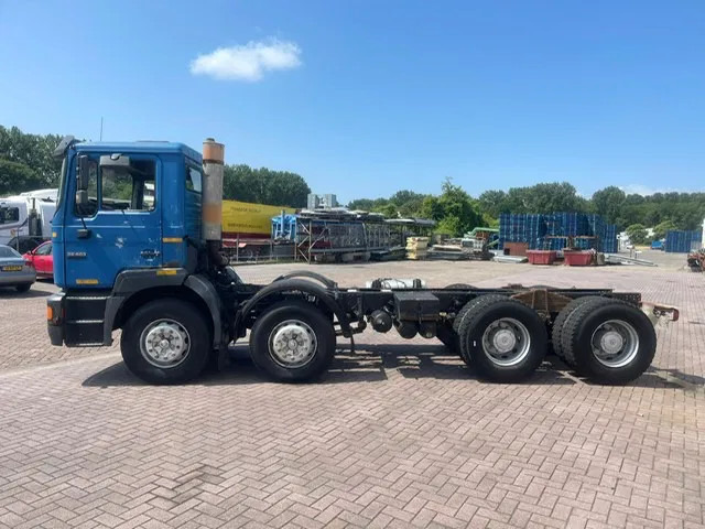 MAN 32.403 8x4 chassis Manual Full Steel - Alvaz teherautó: 2 kép. MAN 32.403 8x4 chassis Manual Full Steel - Alvaz teherautó: 2 kép.