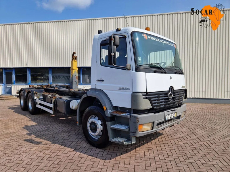 Mercedes-Benz Atego 2628 6x4 Euro 3 Manual Gear full steel suspension - Horgos rakodó teherautó: 1 kép. Mercedes-Benz Atego 2628 6x4 Euro 3 Manual Gear full steel suspension - Horgos rakodó teherautó: 1 kép.