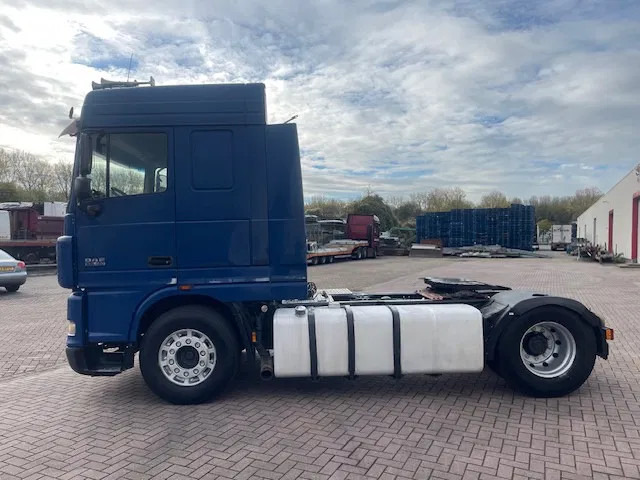 DAF XF 105.460 Manual gear - Nyergesvontató: 4 kép. DAF XF 105.460 Manual gear - Nyergesvontató: 4 kép.