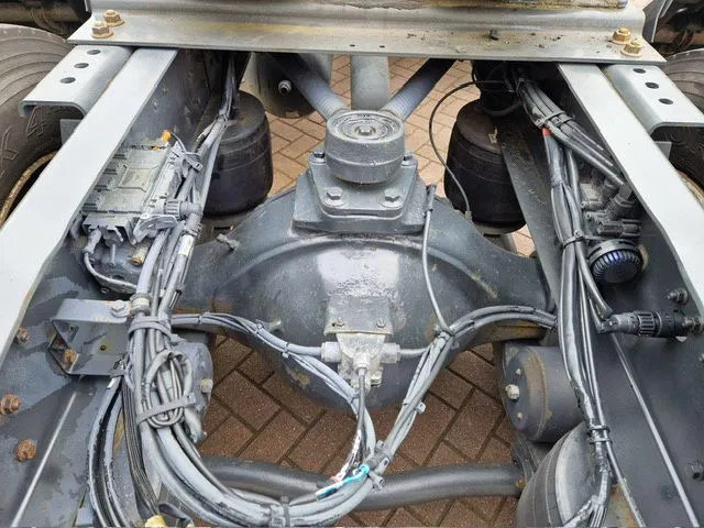 DAF XF 105.510 Euro 5 Retarder Automatic - Nyergesvontató: 5 kép. DAF XF 105.510 Euro 5 Retarder Automatic - Nyergesvontató: 5 kép.