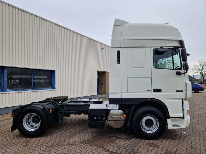 DAF XF 105.510 Euro 5 Retarder Automatic - Nyergesvontató: 2 kép. DAF XF 105.510 Euro 5 Retarder Automatic - Nyergesvontató: 2 kép.