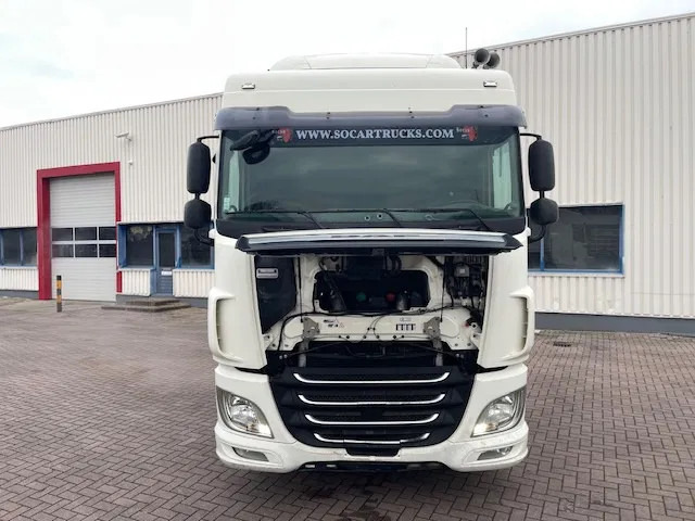 DAF XF 460 Retarder 2x Fuel-tanks - Nyergesvontató: 3 kép. DAF XF 460 Retarder 2x Fuel-tanks - Nyergesvontató: 3 kép.
