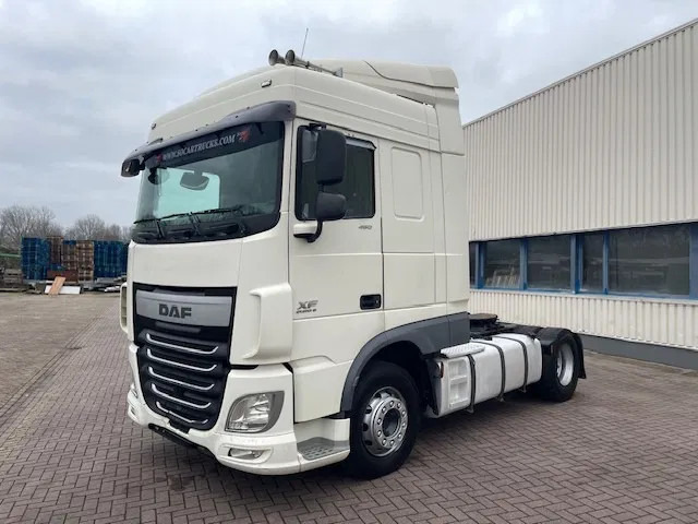 DAF XF 460 Retarder 2x Fuel-tanks - Nyergesvontató: 4 kép. DAF XF 460 Retarder 2x Fuel-tanks - Nyergesvontató: 4 kép.
