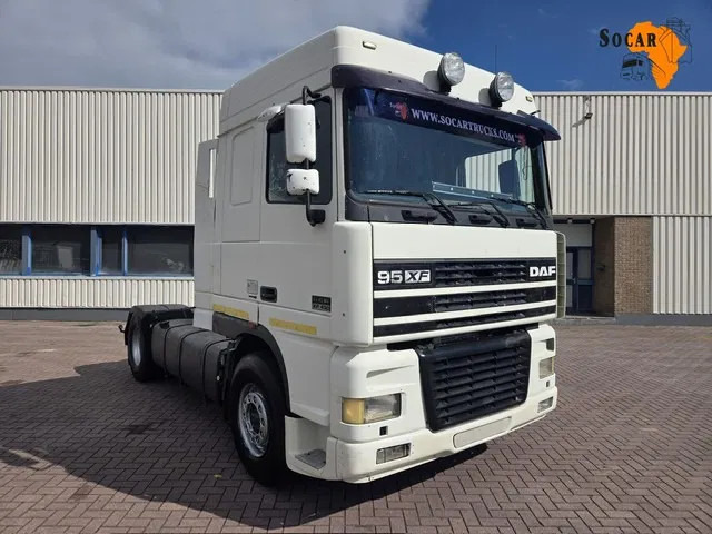 DAF XF 95.430 Manual gear Euro 3 - Nyergesvontató: 1 kép. DAF XF 95.430 Manual gear Euro 3 - Nyergesvontató: 1 kép.