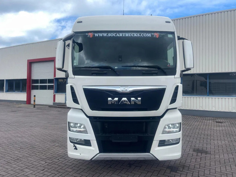 MAN TGX 18.560 Euro 6 Retarder 2Tank - Nyergesvontató: 2 kép. MAN TGX 18.560 Euro 6 Retarder 2Tank - Nyergesvontató: 2 kép.