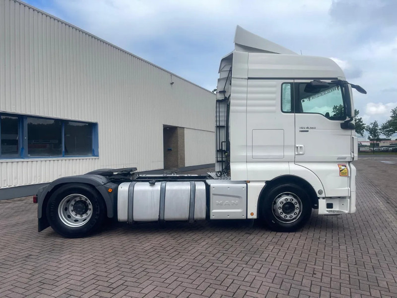 MAN TGX 18.560 Euro 6 Retarder 2Tank - Nyergesvontató: 5 kép. MAN TGX 18.560 Euro 6 Retarder 2Tank - Nyergesvontató: 5 kép.