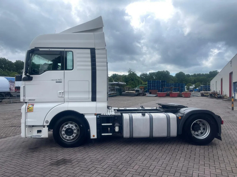 MAN TGX 18.560 Euro 6 Retarder 2Tank - Nyergesvontató: 4 kép. MAN TGX 18.560 Euro 6 Retarder 2Tank - Nyergesvontató: 4 kép.