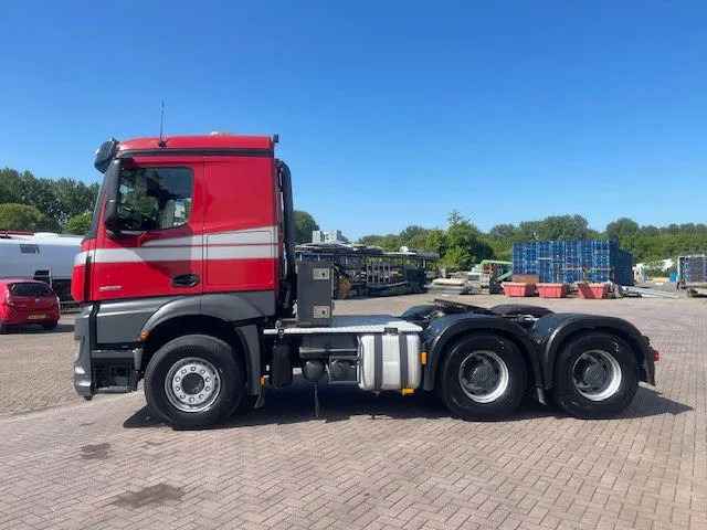 Mercedes-Benz Actros 2653 6x4 Blatt / Luft / Luft Low km! - Nyergesvontató: 4 kép. Mercedes-Benz Actros 2653 6x4 Blatt / Luft / Luft Low km! - Nyergesvontató: 4 kép.