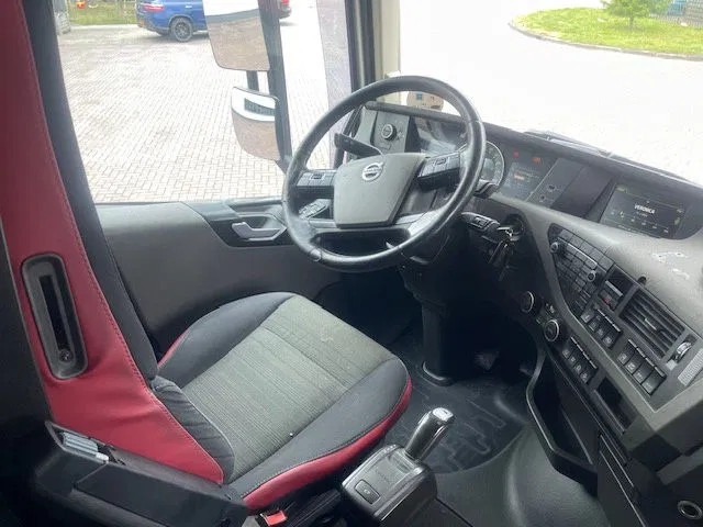 Nyergesvontató Volvo FH 13.460 2Tanks-NL~Truck-Parking Cool TUV: 12 kép. Nyergesvontató Volvo FH 13.460 2Tanks-NL~Truck-Parking Cool TUV: 12 kép.