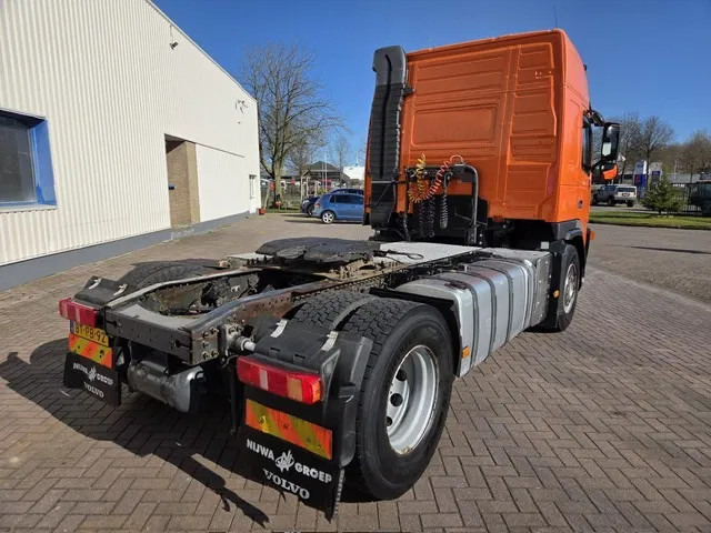 Volvo FM 12.400 NL-TRUCK - Nyergesvontató: 5 kép. Volvo FM 12.400 NL-TRUCK - Nyergesvontató: 5 kép.