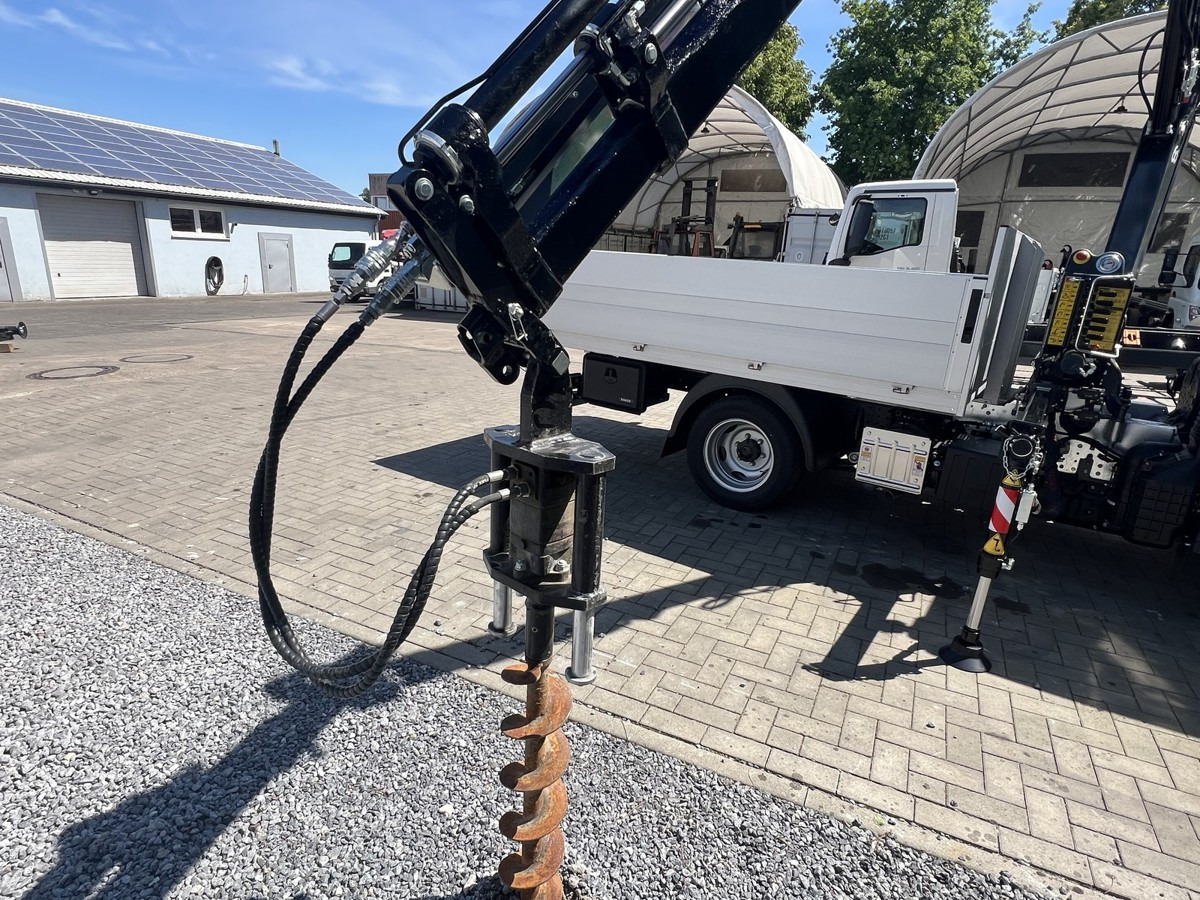 FUSO 3S15 Alu Pritsche 2.80m Ladekran Bohrgerät - Platós kisteherautó: 3 kép. FUSO 3S15 Alu Pritsche 2.80m Ladekran Bohrgerät - Platós kisteherautó: 3 kép.