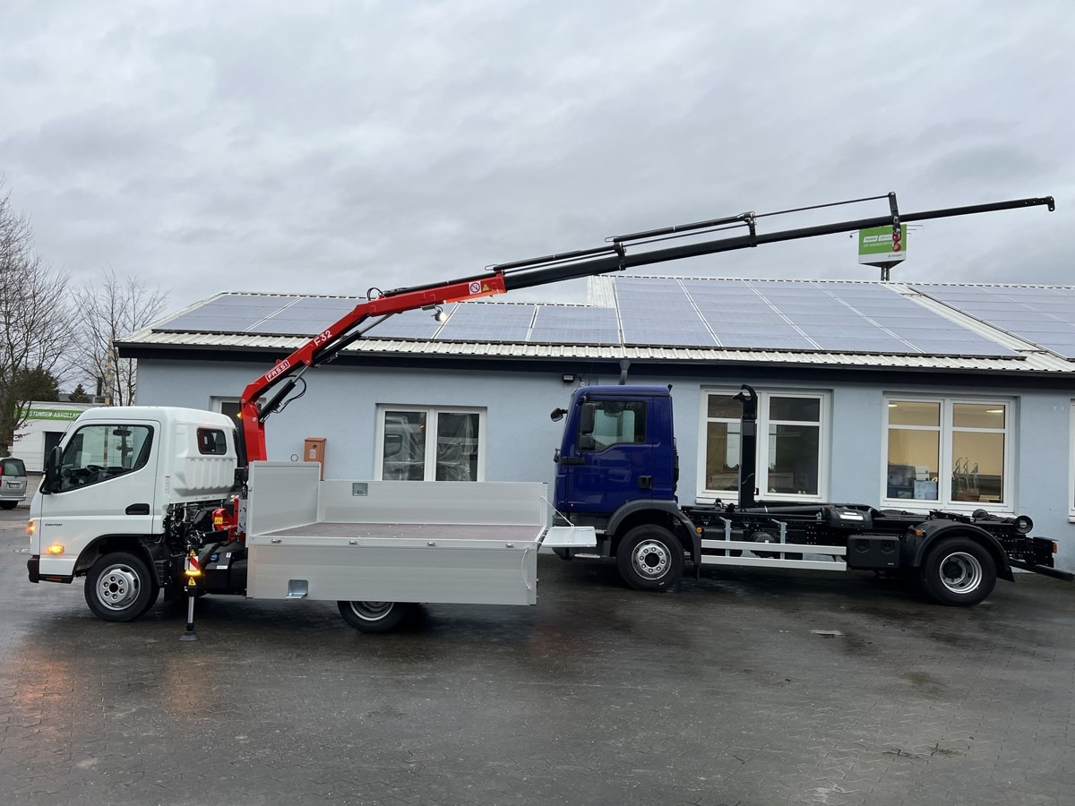 FUSO 3S15 Alu Pritsche 2.80m Ladekran Funk! - Platós kisteherautó: 3 kép. FUSO 3S15 Alu Pritsche 2.80m Ladekran Funk! - Platós kisteherautó: 3 kép.