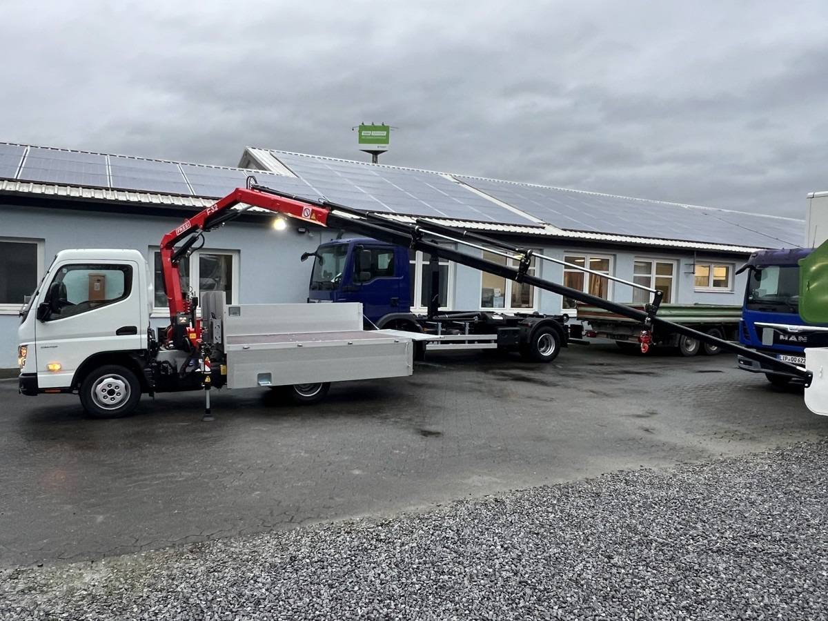 FUSO 3S15 Alu Pritsche 2.80m Ladekran Funk! - Darus autó, Platós teherautó: 5 kép. FUSO 3S15 Alu Pritsche 2.80m Ladekran Funk! - Darus autó, Platós teherautó: 5 kép.