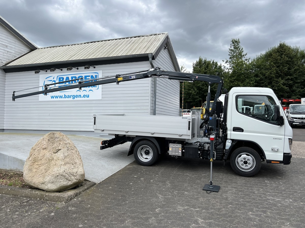 FUSO 3S15 Alu Pritsche 2.80m Ladekran - Platós kisteherautó: 4 kép. FUSO 3S15 Alu Pritsche 2.80m Ladekran - Platós kisteherautó: 4 kép.