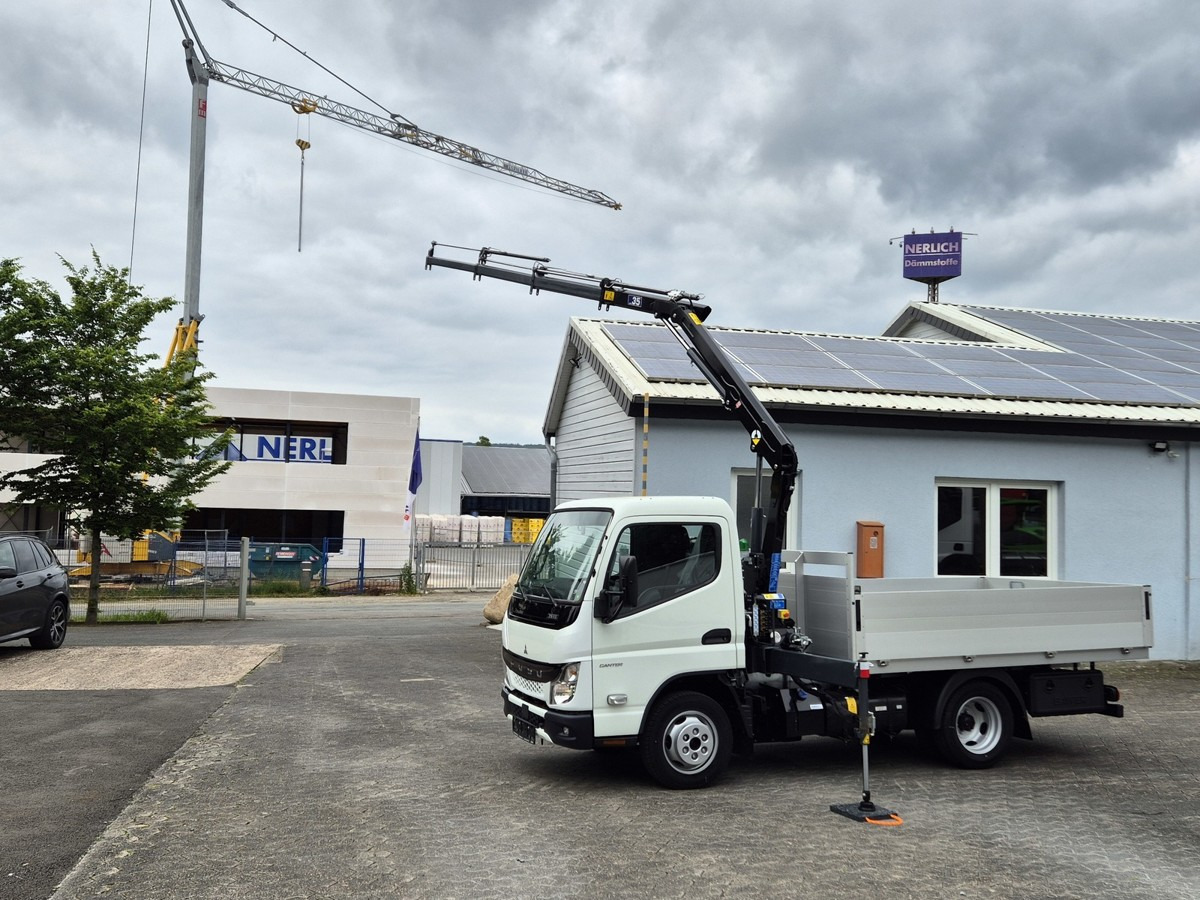 FUSO 3S15 Alu Pritsche 2.80m Ladekran - Platós kisteherautó: 5 kép. FUSO 3S15 Alu Pritsche 2.80m Ladekran - Platós kisteherautó: 5 kép.