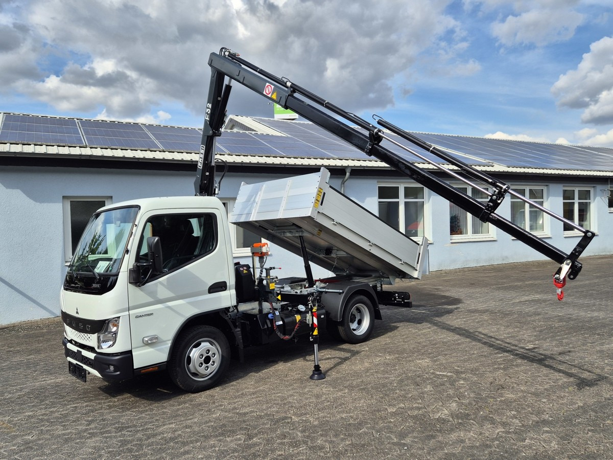 FUSO 3S15 Kipper mit Ladekran Funk 3x hydr. Kran - Billenőplatós kisteherautó: 1 kép. FUSO 3S15 Kipper mit Ladekran Funk 3x hydr. Kran - Billenőplatós kisteherautó: 1 kép.