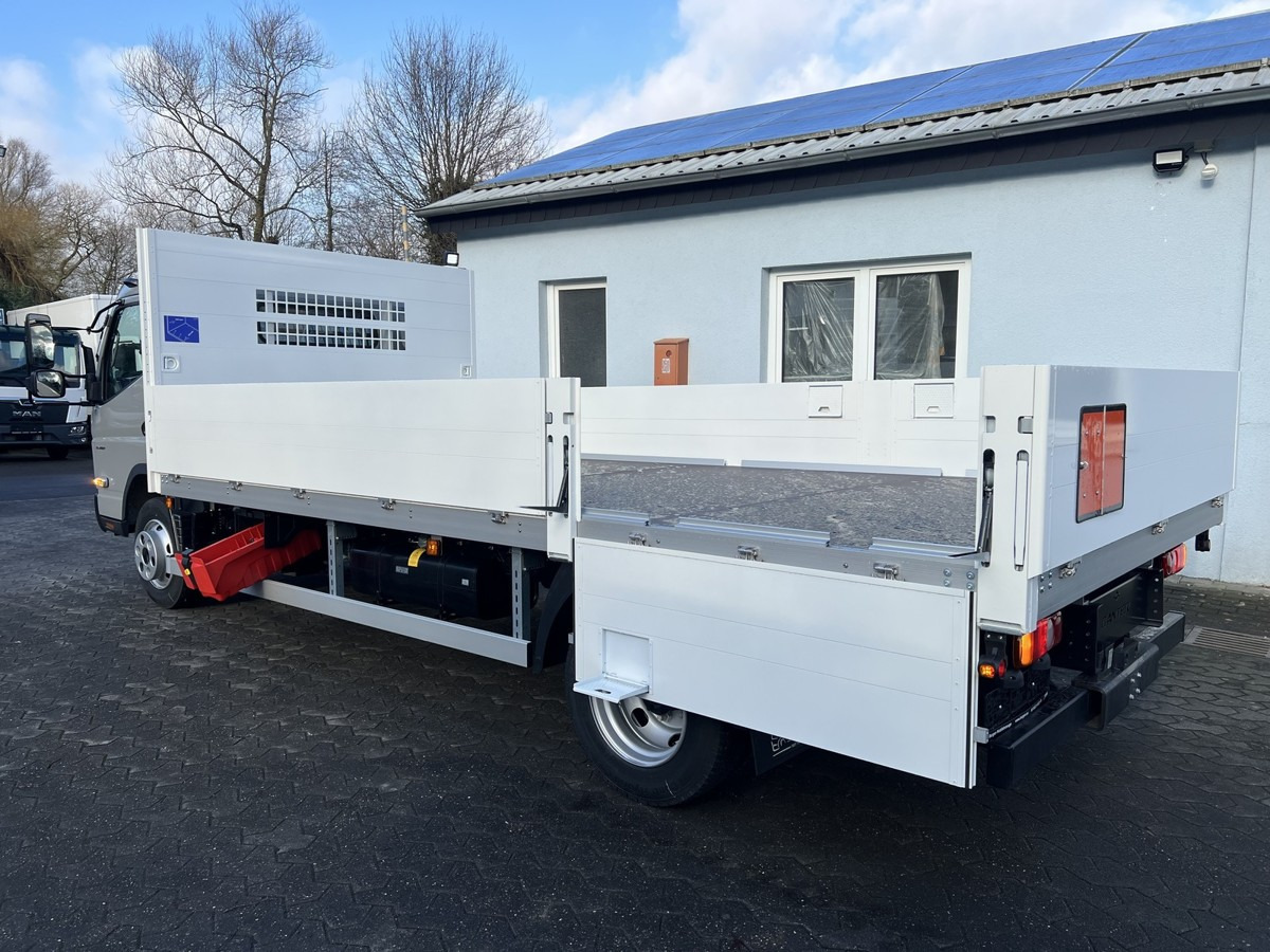 FUSO Canter 7C18 Gastransport ADR Gefahrgut Pritsche - Platós kisteherautó: 5 kép. FUSO Canter 7C18 Gastransport ADR Gefahrgut Pritsche - Platós kisteherautó: 5 kép.